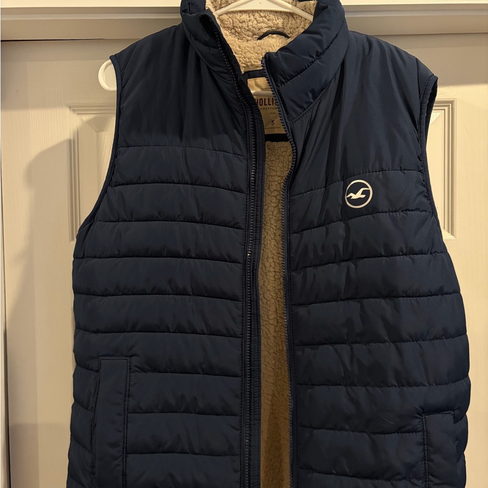 Hollister Men's Dark Blue Quilted Vest